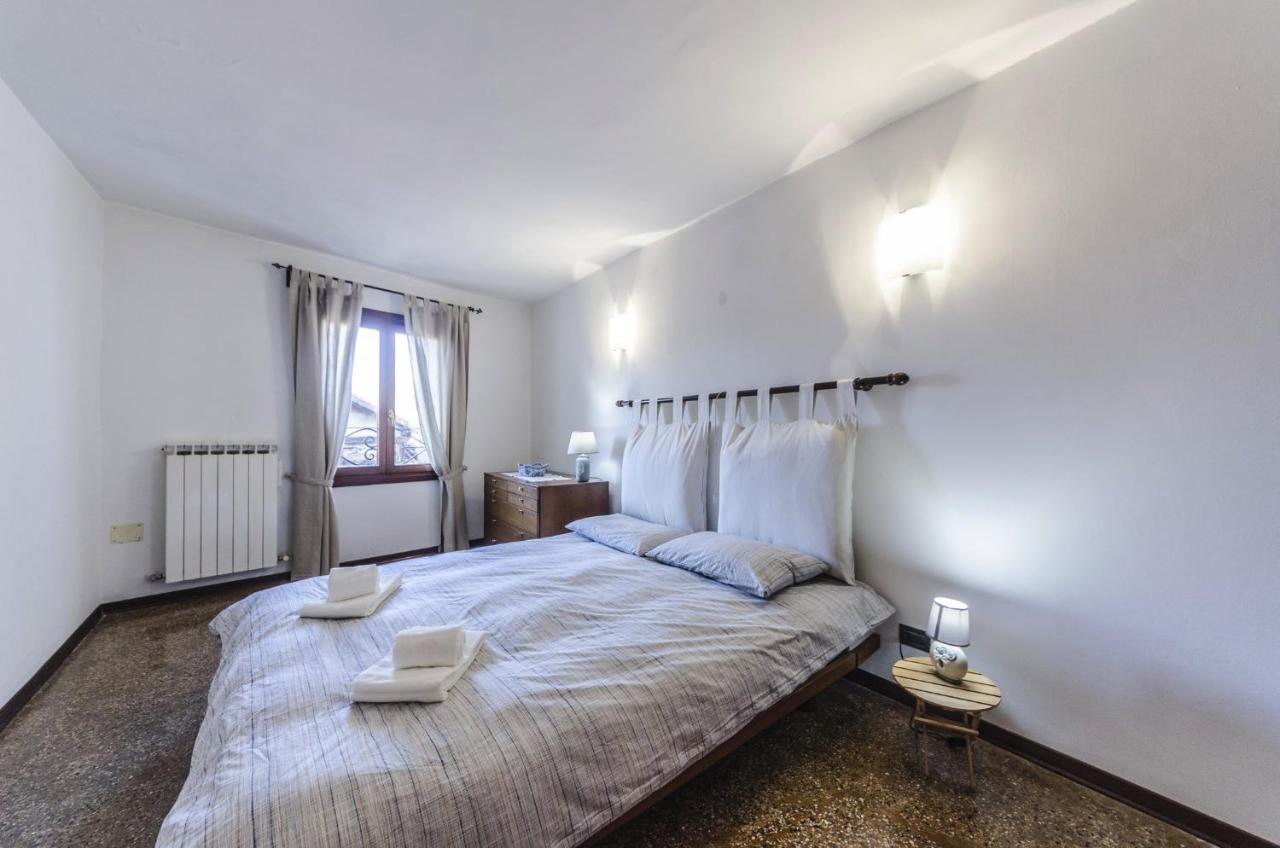 Apartament Maurizio House - Near The Train Station