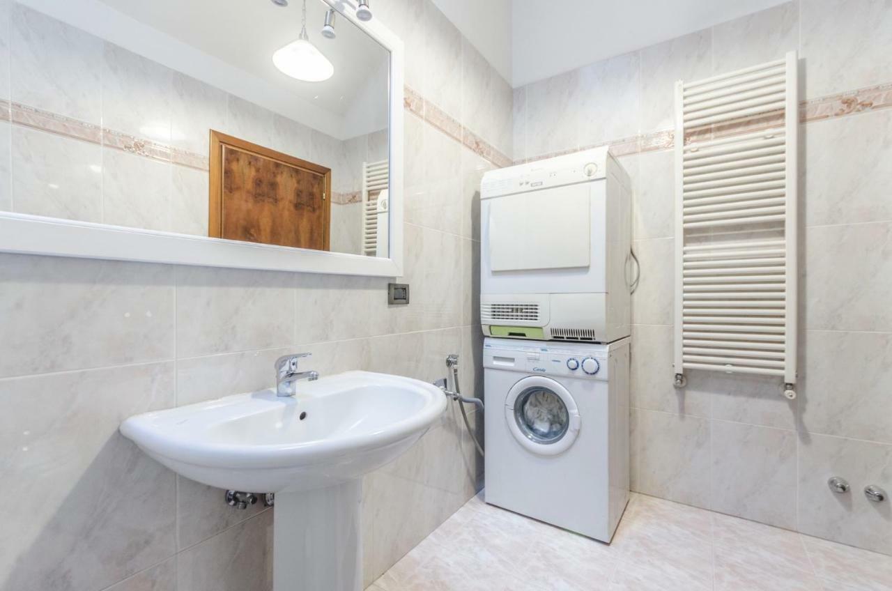 Apartament Maurizio House - Near The Train Station